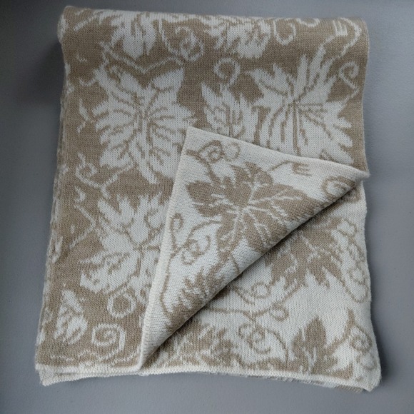 isotoner Accessories - Isotoner Scarf Cozy Beige Cream Leave Vine Wool Warm Botanical Luxury Minimalist